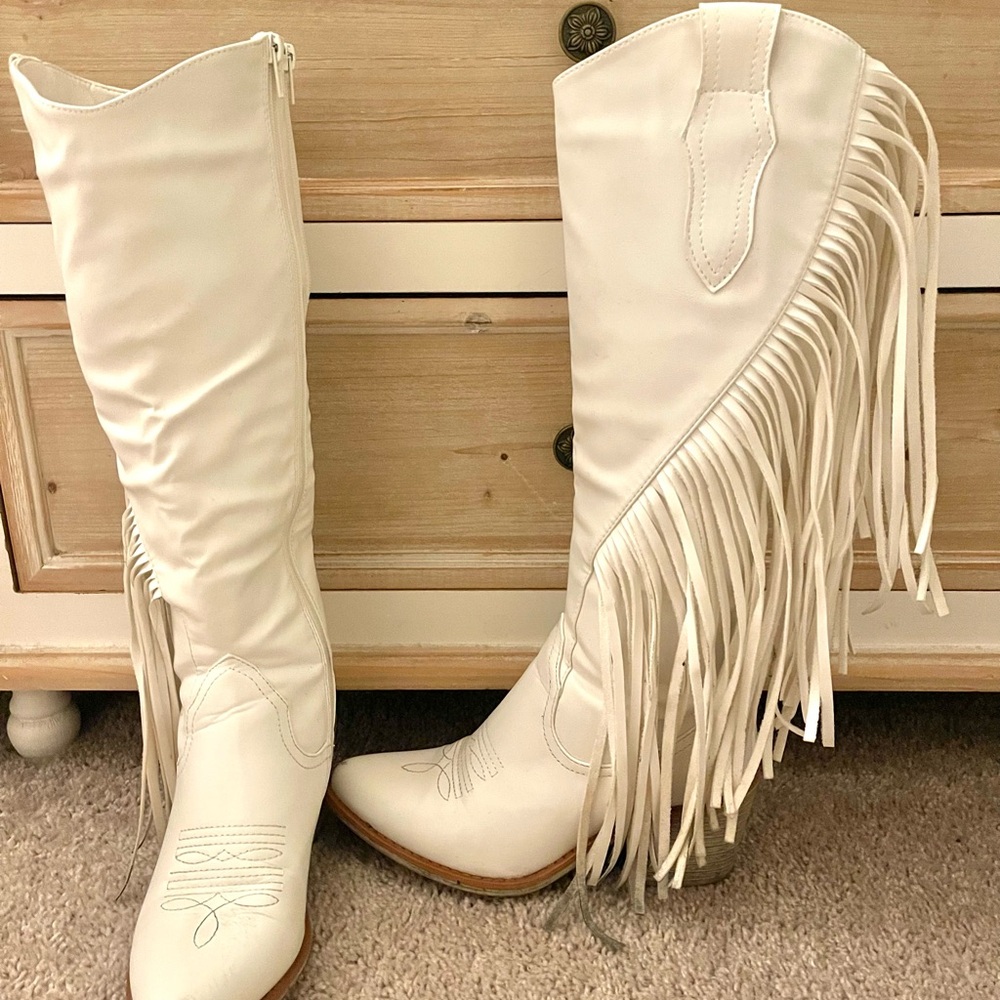 Fringe cowgirl boots